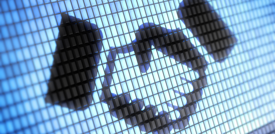 L'immagine rappresenta due mani che si stringono come simbolo di partnership digitale, rappresentato in stile icona su uno schermo